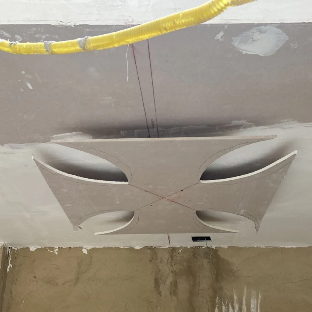 Serviço de gesso feito pelo gesseiro no Rio de Janeiro